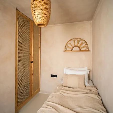 Noi Hotel